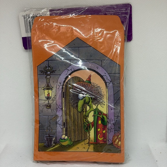 40 Halloween themed paper favor bags by the Paper Magic Group - Picture 6 of 10